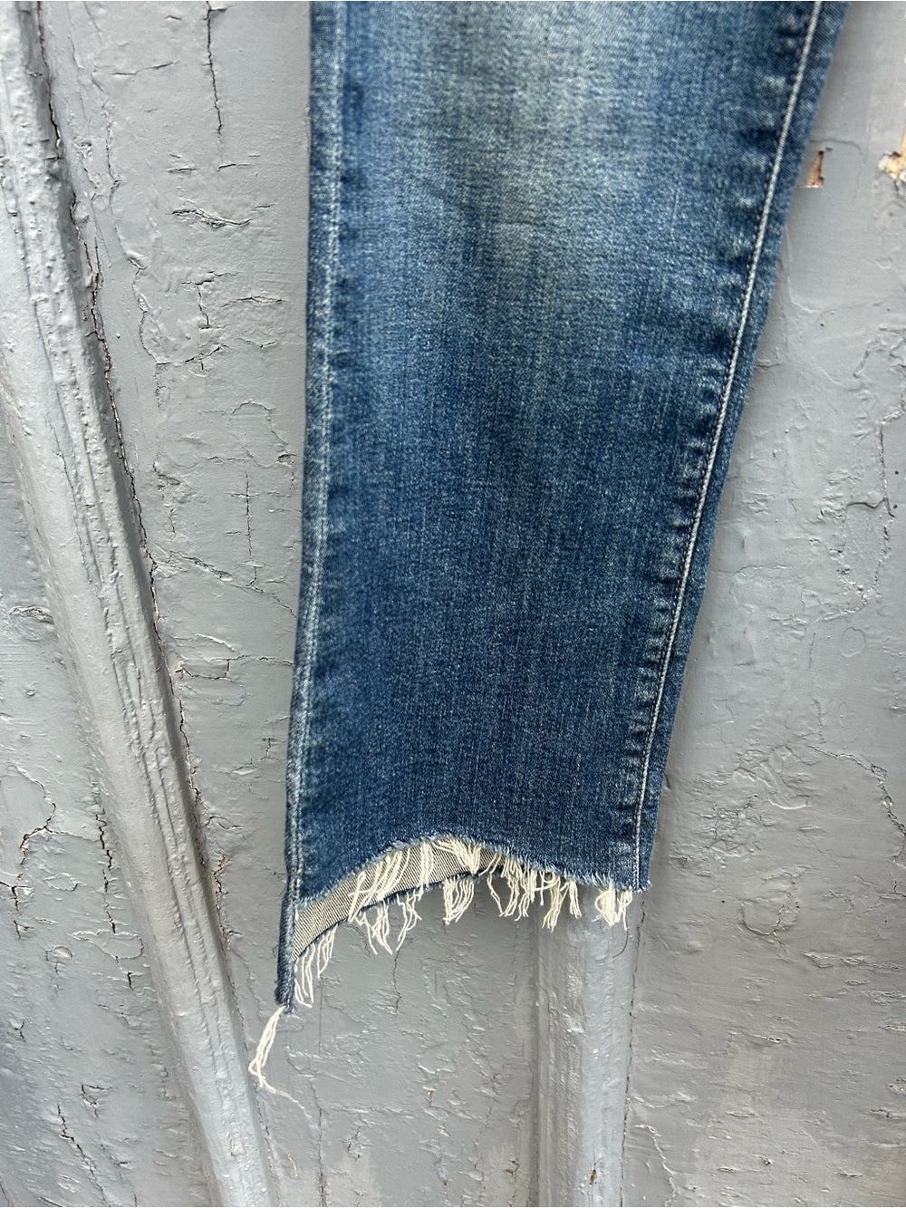 Mother the Insider Crop Step Fray, size 27