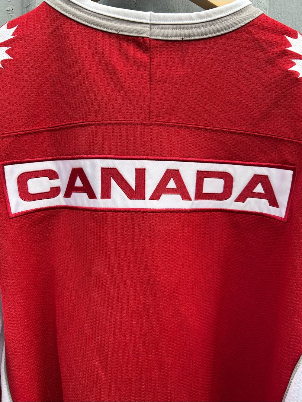 Roots 2000 Sydney Olympic Hockey Jersey, Size XL