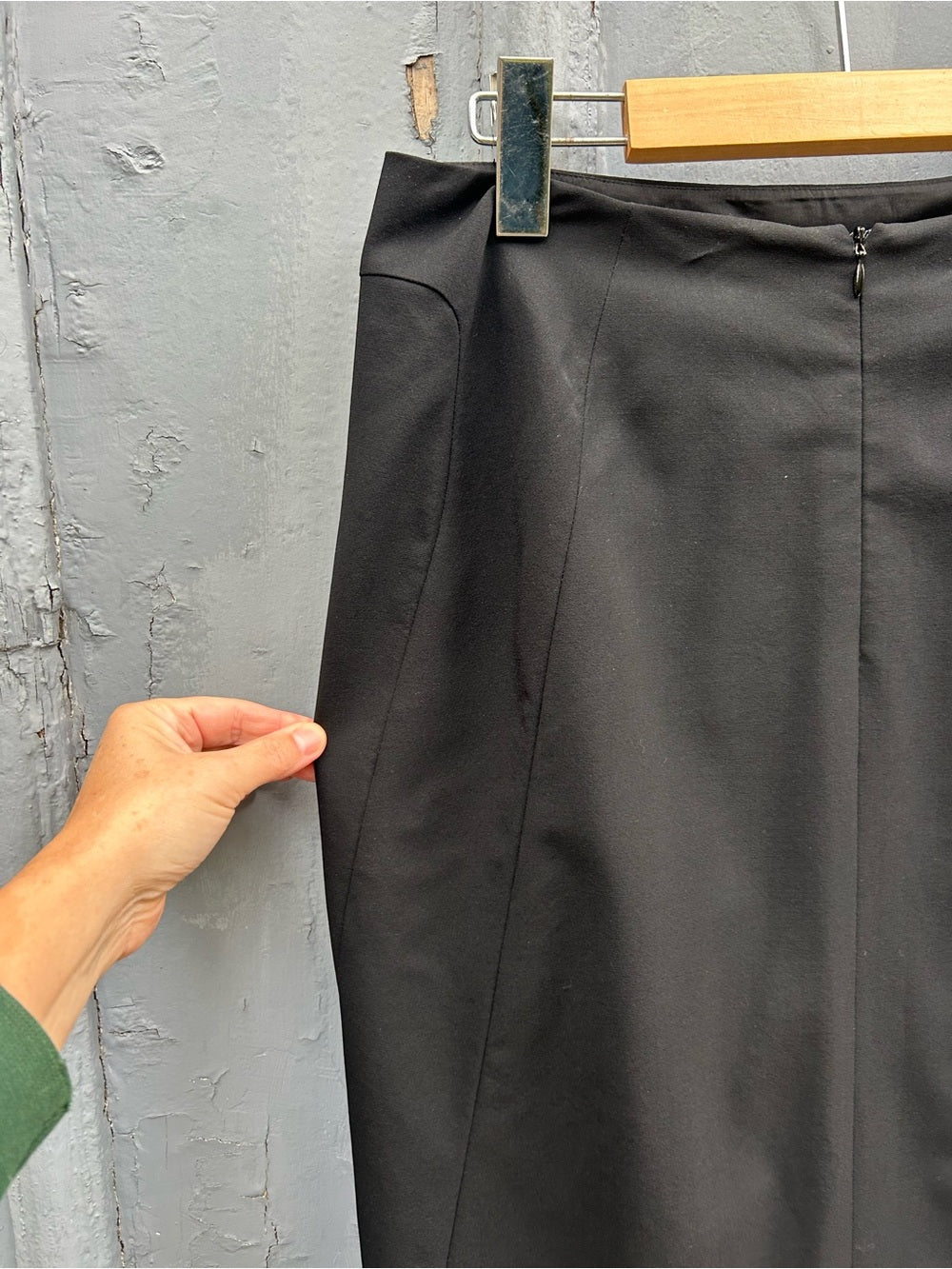 Jil Sander black midi pencil skirt, size 36 (Small)