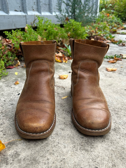 Roots Tribe Shorty Leather Ankle Boots, size 7.5