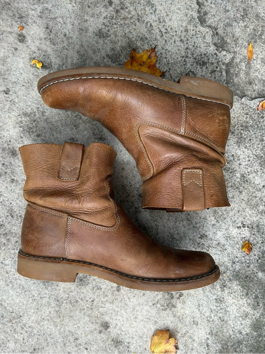 Roots Tribe Shorty Leather Ankle Boots, size 7.5