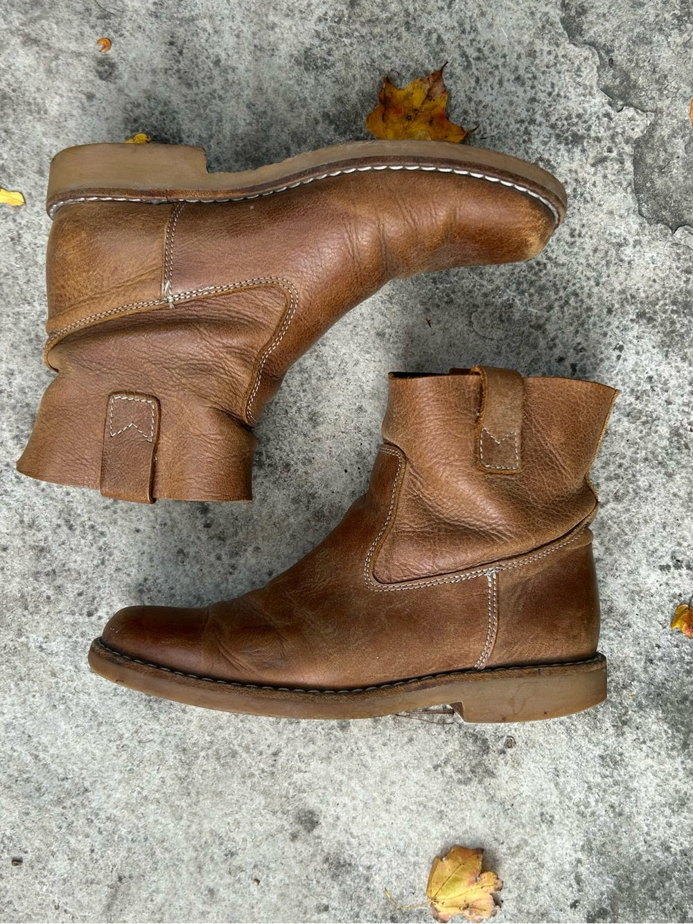 Roots Tribe Shorty Leather Ankle Boots, size 7.5