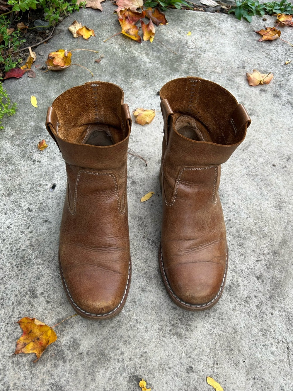 Roots Tribe Shorty Leather Ankle Boots, size 7.5