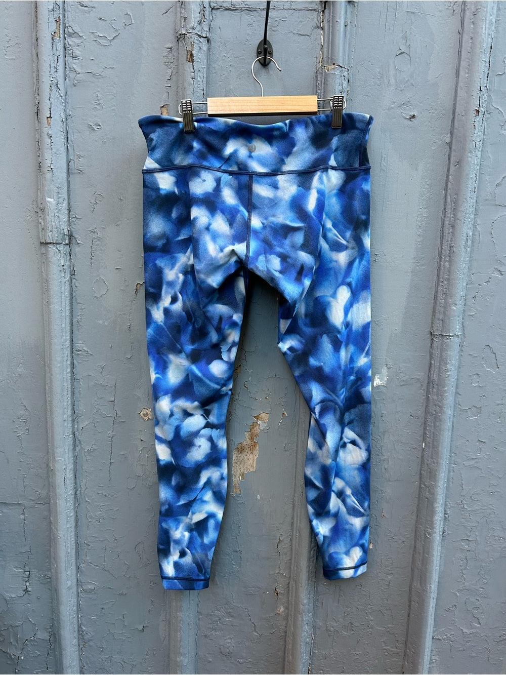 Lululemon wunder train high rise tight, size 10