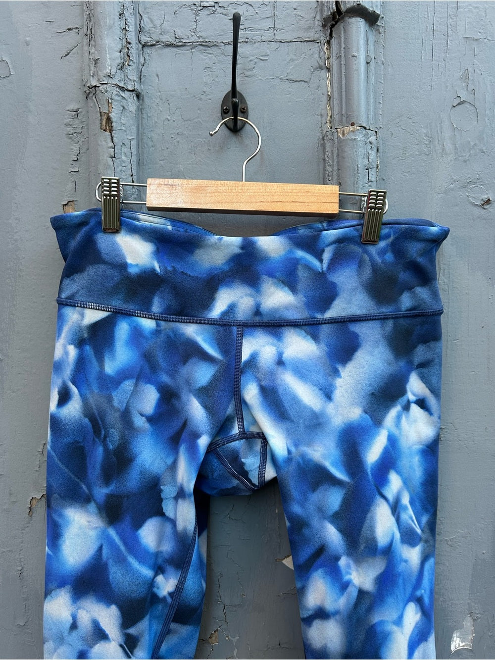 Lululemon wunder train high rise tight, size 10