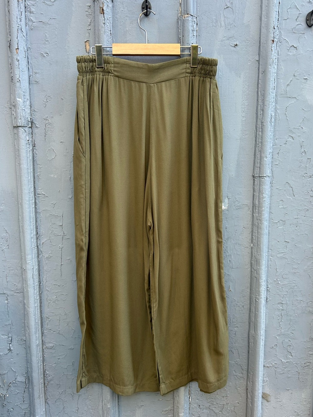 Melow by Melissa Bolduc khaki Helene wide leg pants, size L