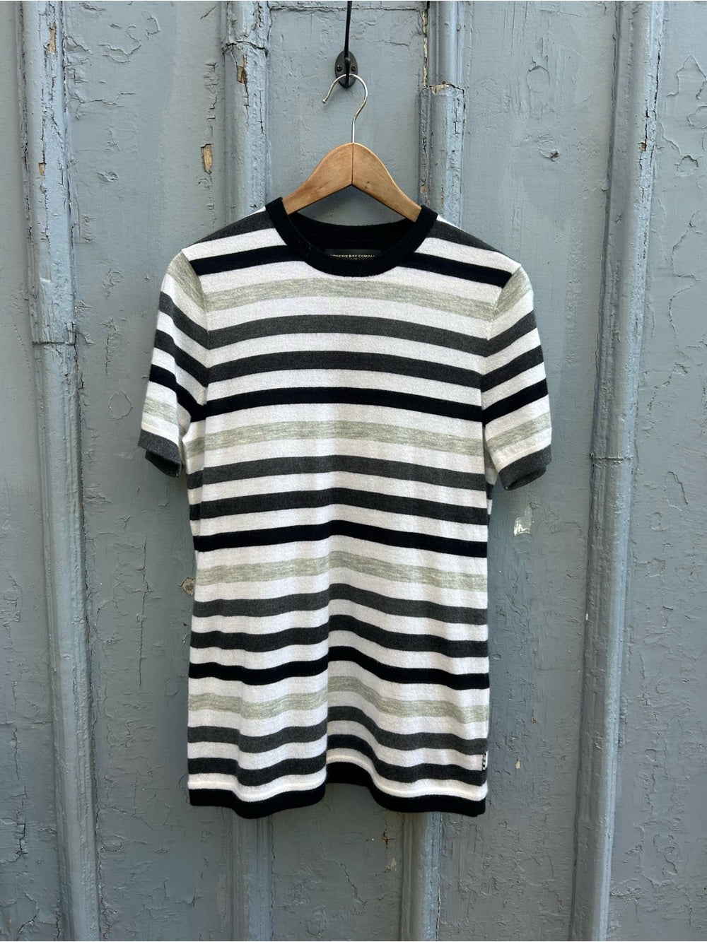 Hudson’s Bay Collection Grey Striped Cashmere Short Sleeve, size M
