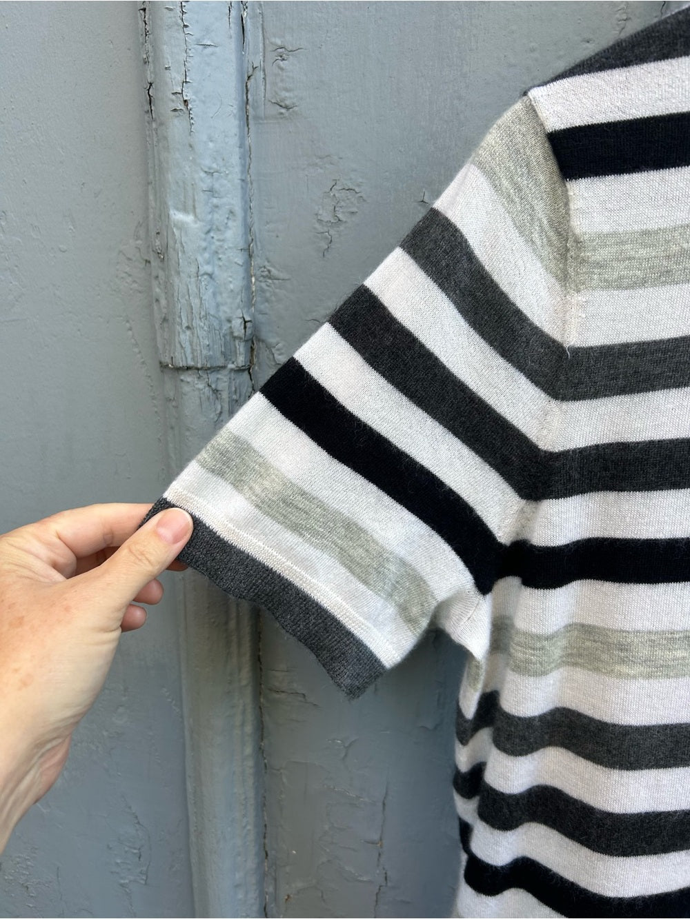 Hudson’s Bay Collection Grey Striped Cashmere Short Sleeve, size M