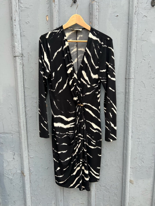 Michael Michael Kors Black & White Faux Wrap, size M