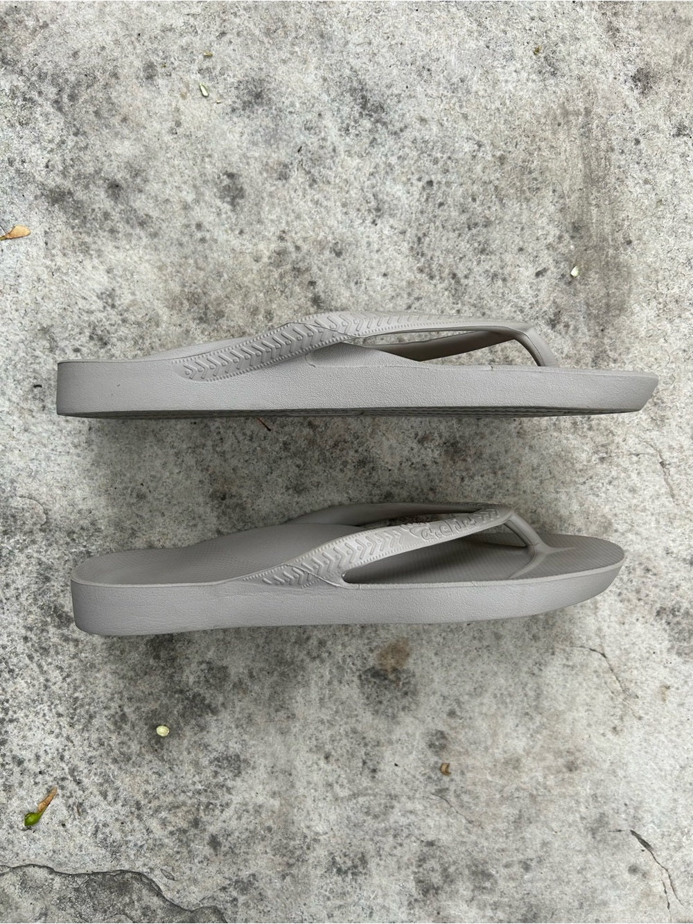 Archies Taupe Arch Support Flip Flops, size M8/W9