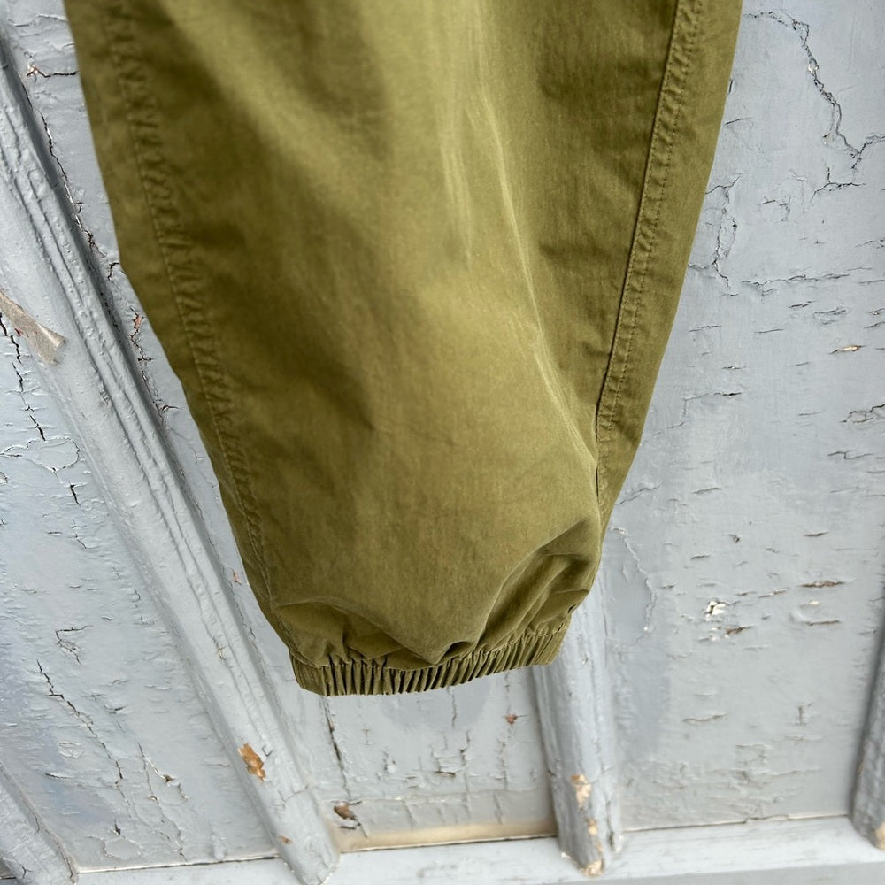 TNA Khaki Deploy Parachute Pant, size Large