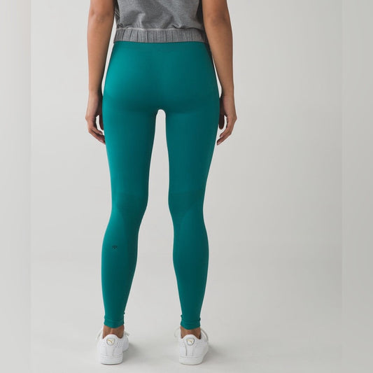 Lululemon Zone In Compression Tight, size 4