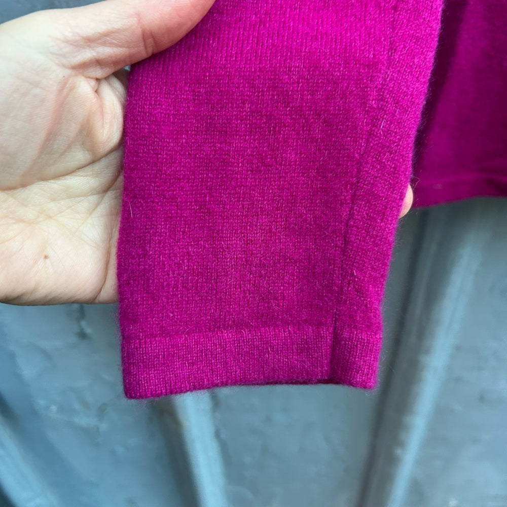 Anne Klein Cashmere Turtleneck, size M