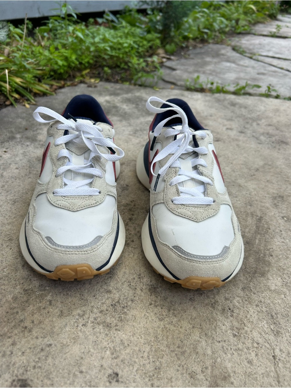 Nike Phoenix Waffle Running Shoe, size 8.5