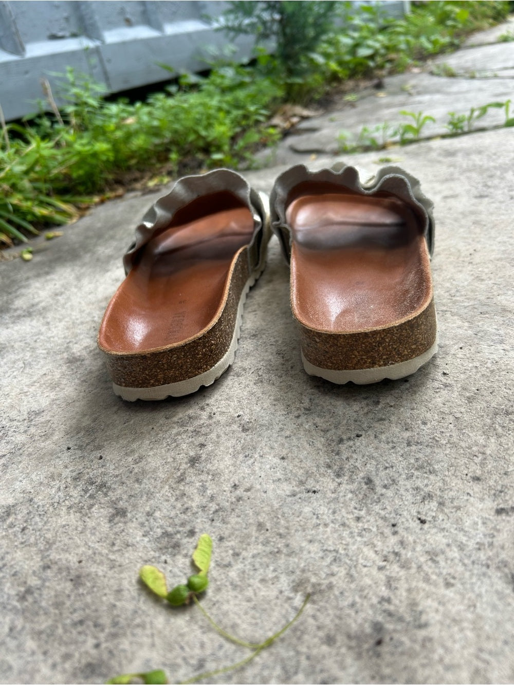 Verbenas Rocio Nucleo Gold Volante Slides Sandal, size 39