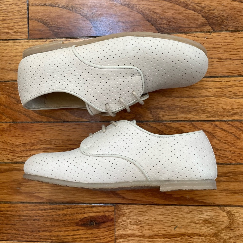 Anais & I New York Perforated Oxford shoes, BNWOT, size 33