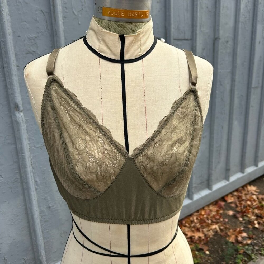 Fortnight Olive Ivy Longline Bra, size 40D