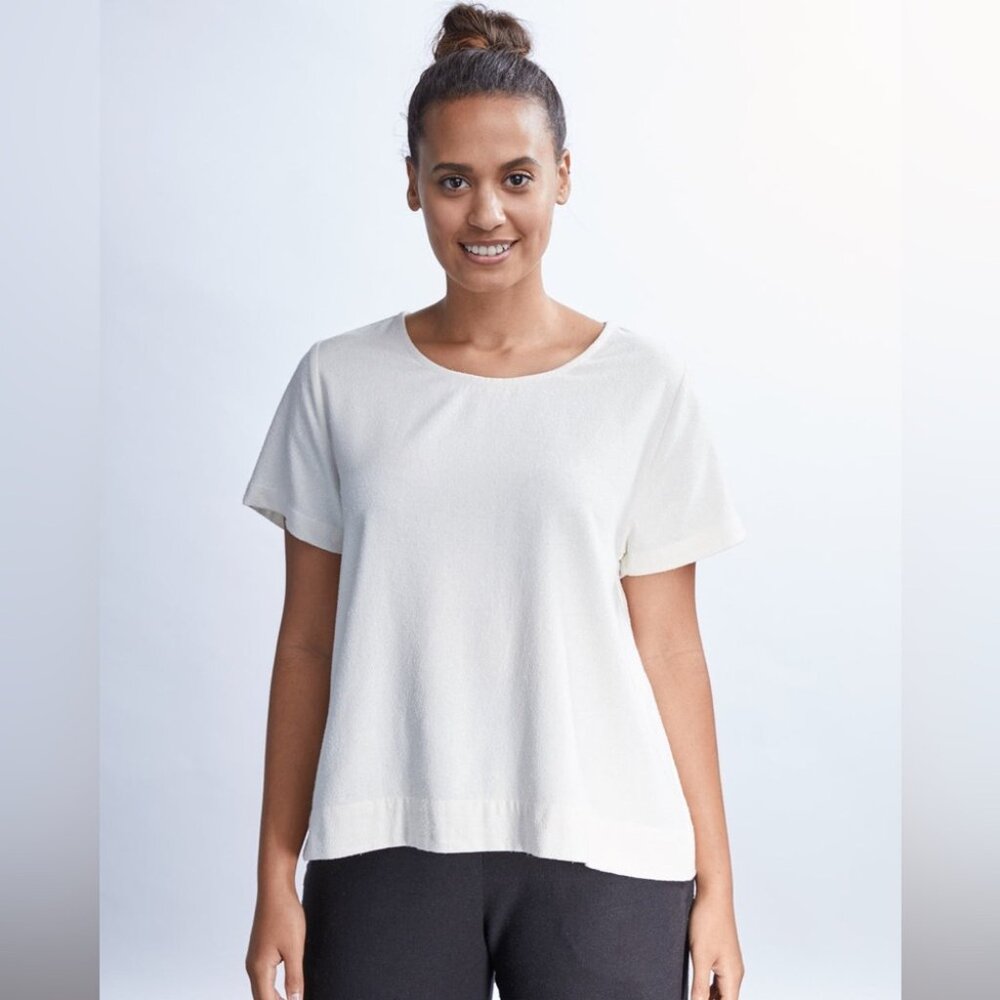 Jamie and the Jones The Staple Basic tee, size Small