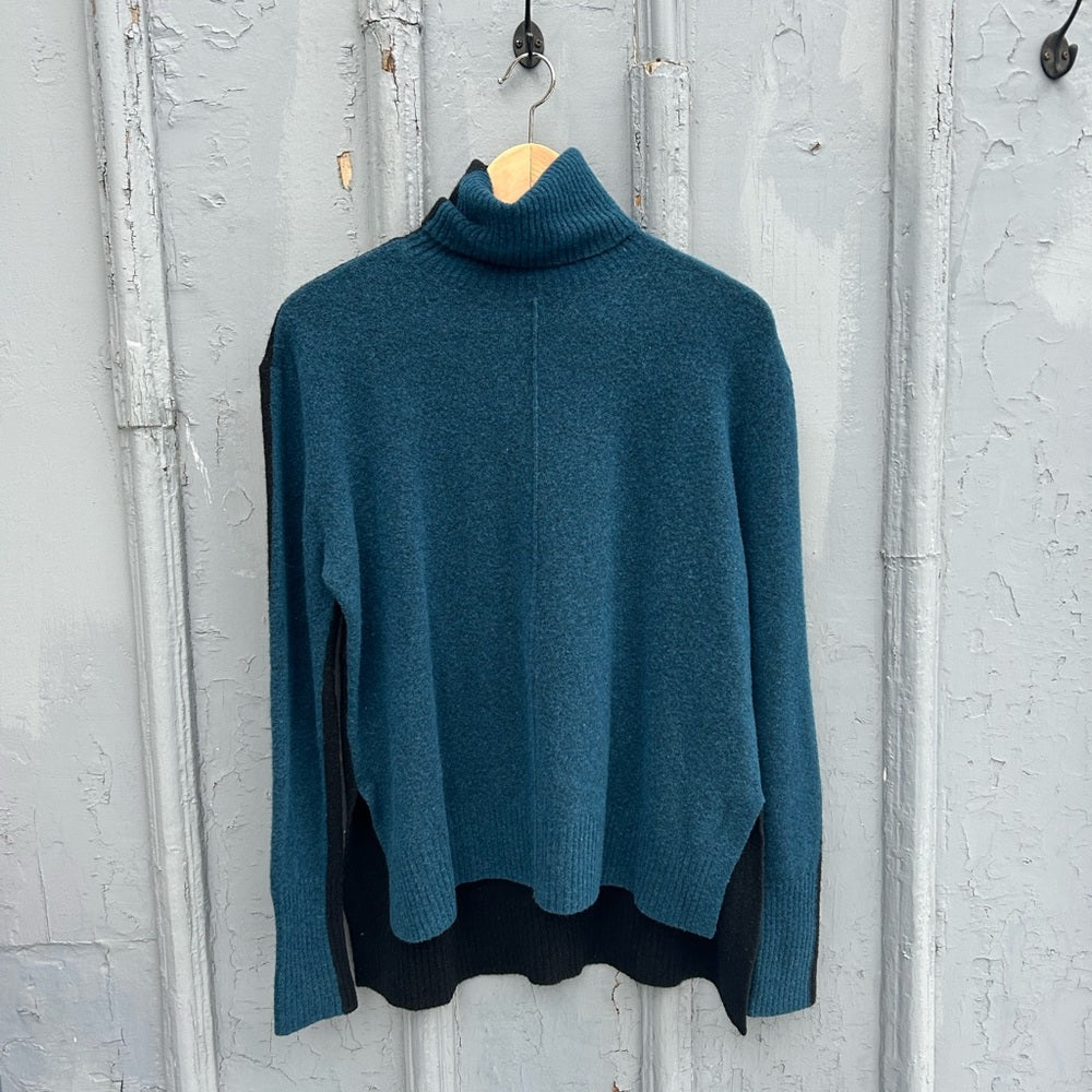 Athleta Merino Transit Colourblock turtleneck, size Small