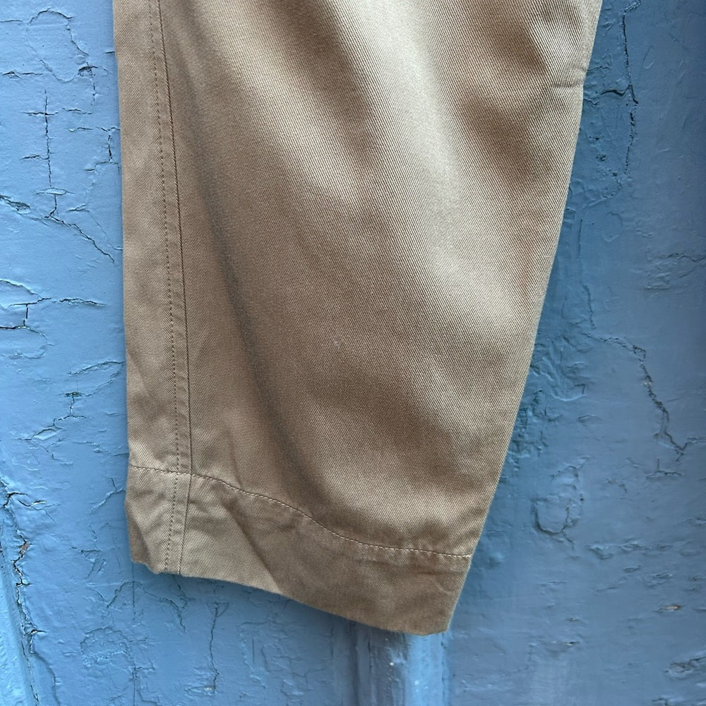 Everlane Way High Khaki Tapered chino, size 6