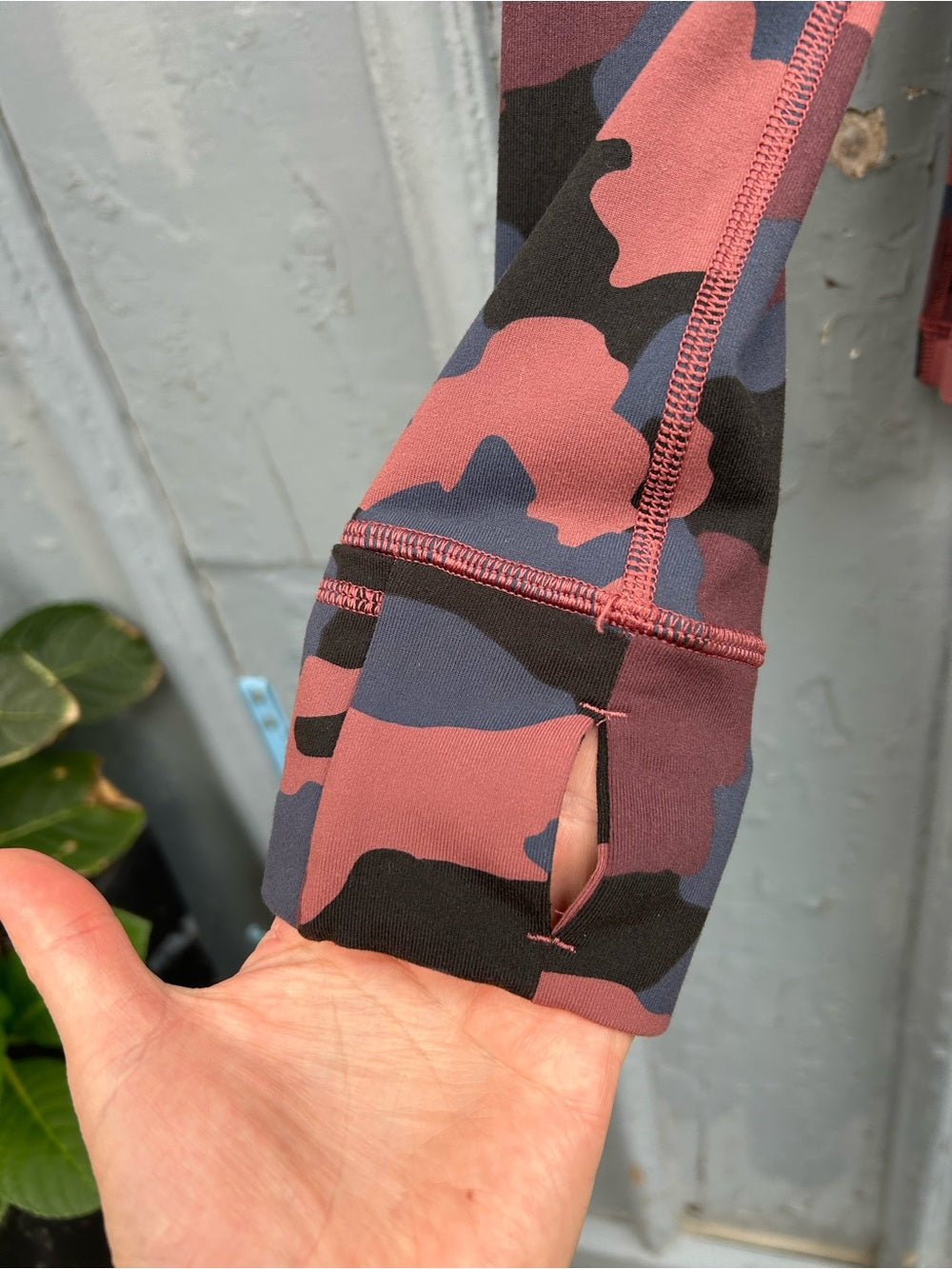 Lululemon Define Jacket Heritage Camo Smoky Red Night Sea, size 6