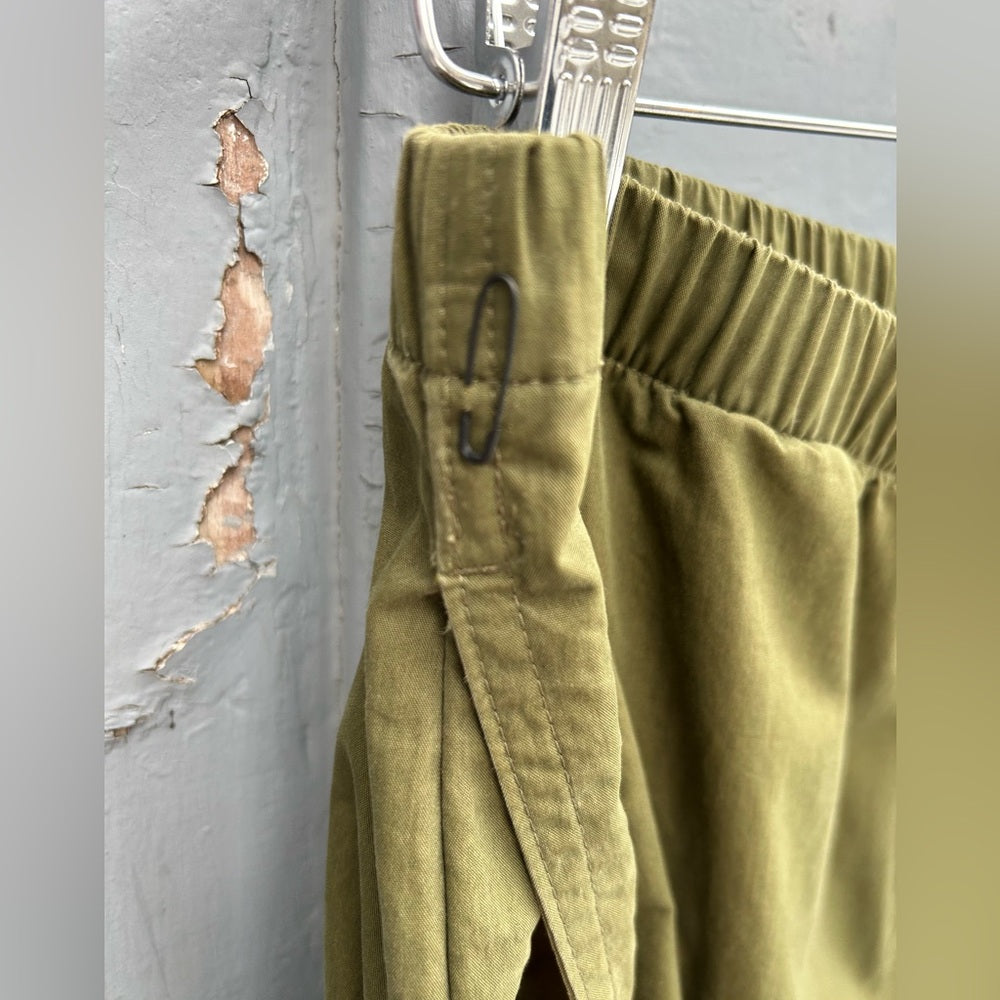 TNA Khaki Deploy Parachute Pant, size Large