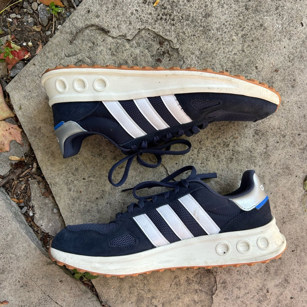 Adidas blue Cloudform Comfort sneakers, size 10.5