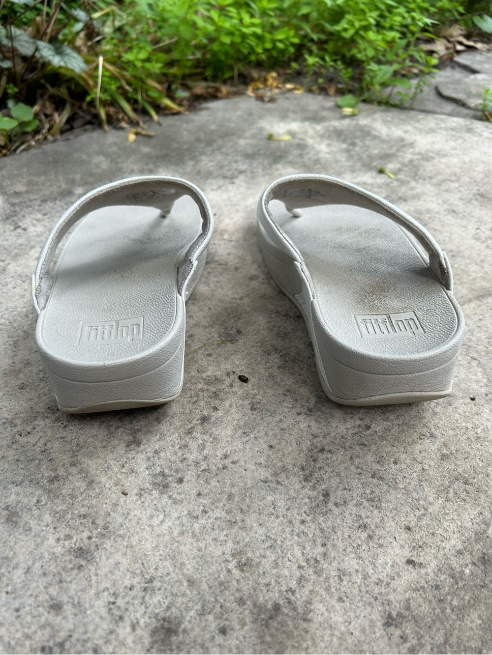 Fitflop LULU Shimmerglitz Toe-Post Sandals, size 7