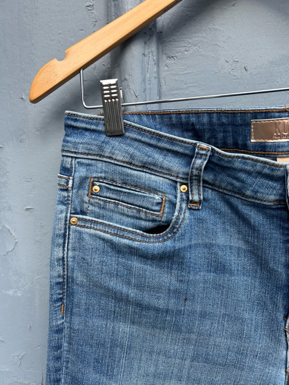 Kut from the Kloth Catherine Boyfriend Jeans, size 8