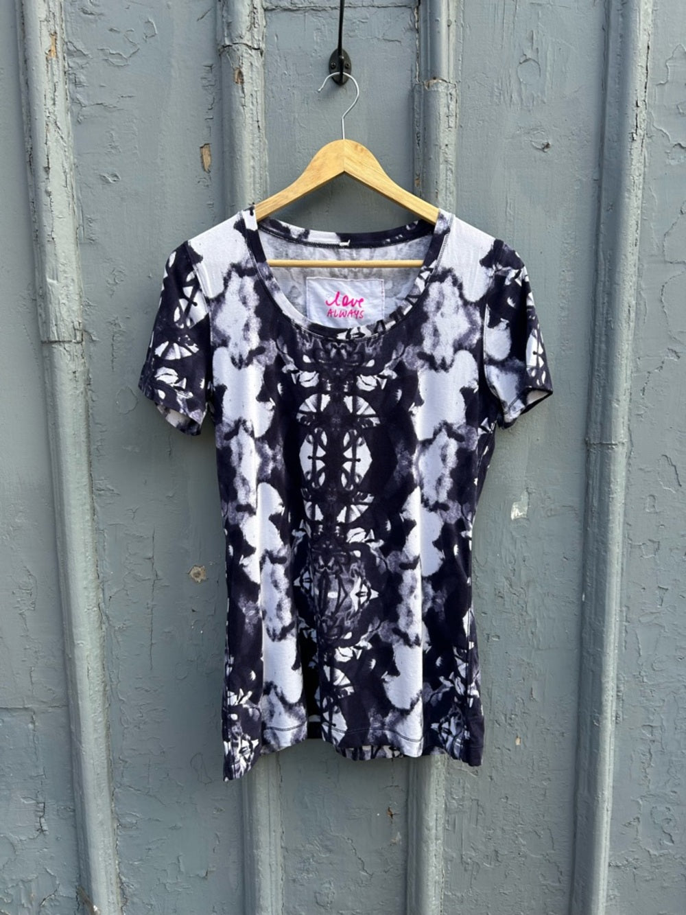 Lululemon Every Yogi Tee *Print, size 8