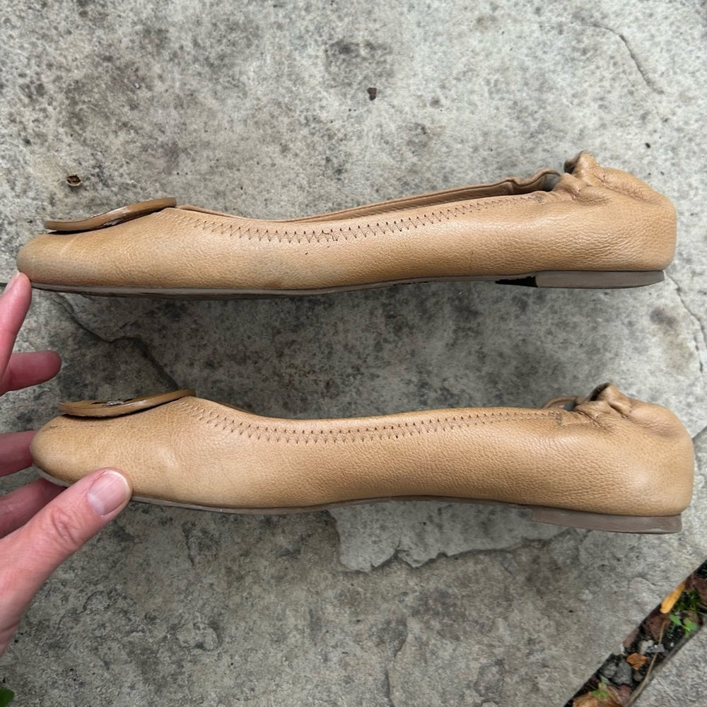 Tory Burch Neutral Reva Flat, size 9.5