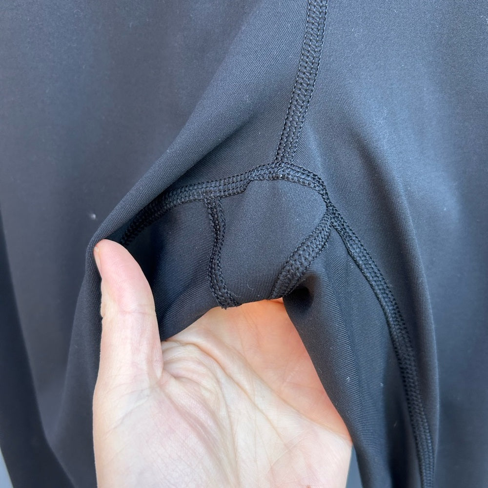 Lululemon Black Wunder Under Crop, size 8
