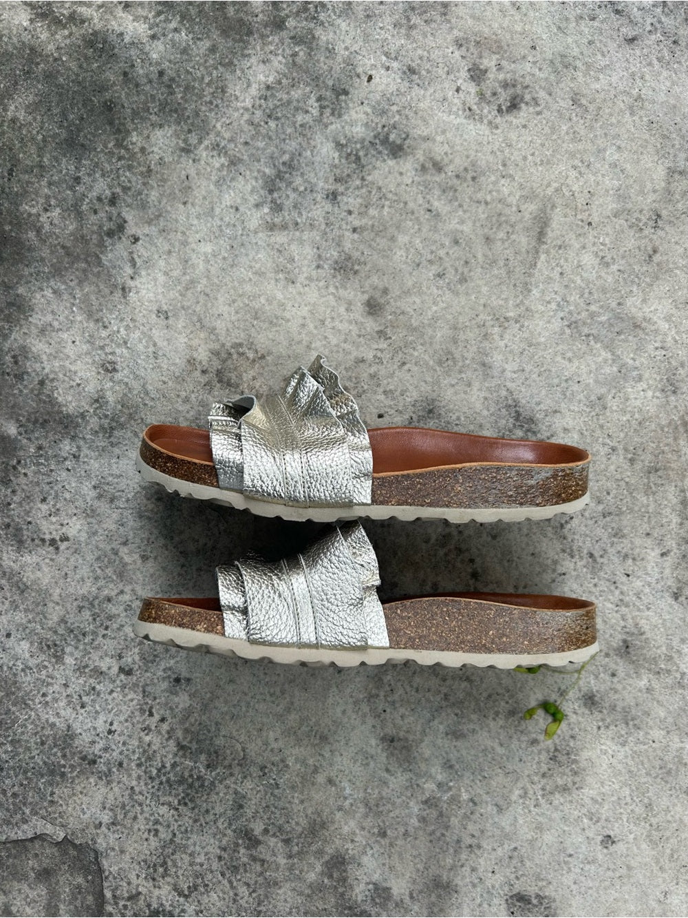 Verbenas Rocio Nucleo Gold Volante Slides Sandal, size 39
