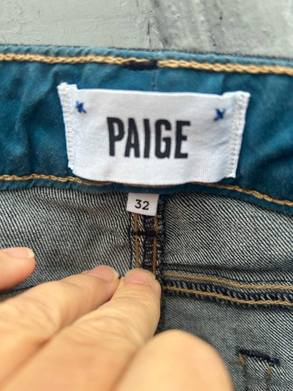 Paige Skyline Bootcut Jeans, size 32