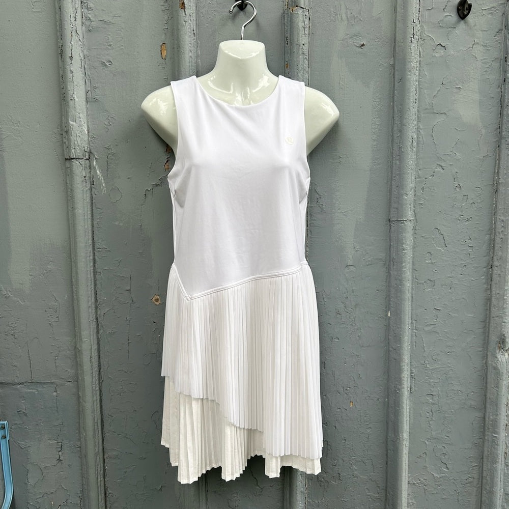 Lululemon Tiered Pleats Tennis Dress In White, size 10