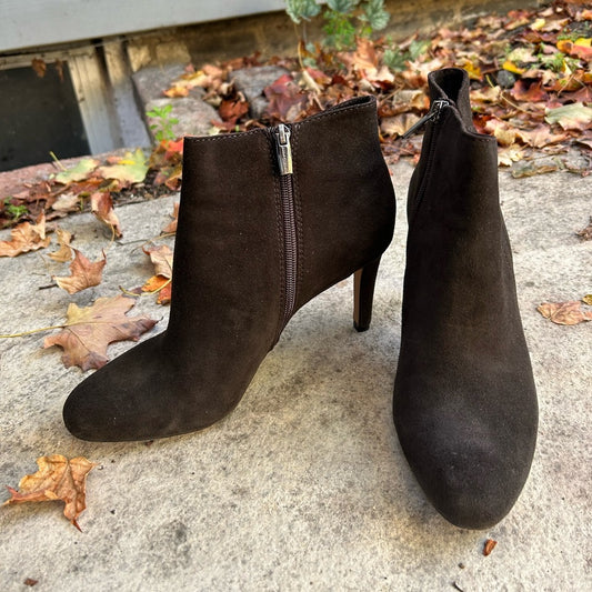 Vince Camuto Charlotte Suede Ankle boots, size 9.5