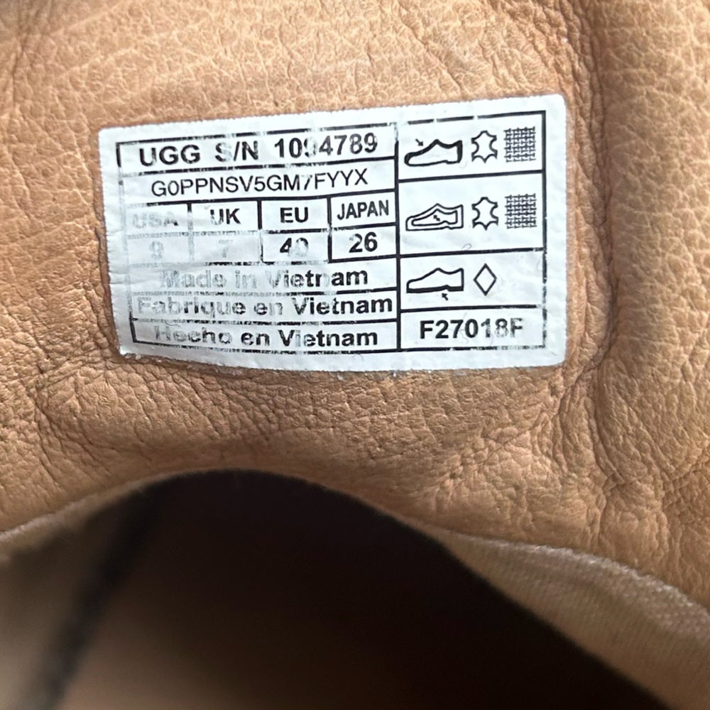 Ugg Grey Suede Olive Trainer, size 9