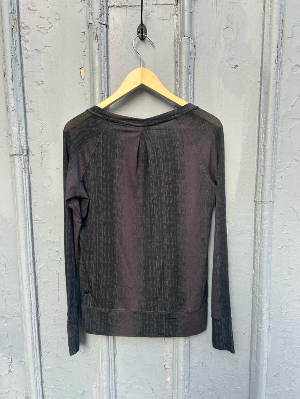 Lululemon Salutation To Savasana Long Sleeve, size 6/8