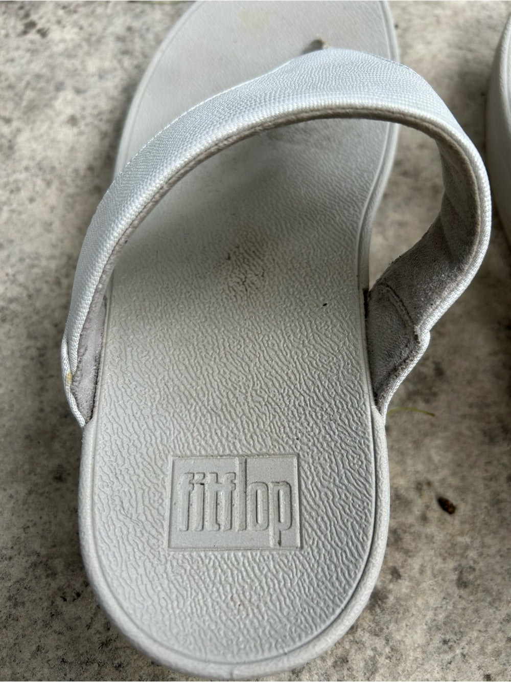 Fitflop LULU Shimmerglitz Toe-Post Sandals, size 7