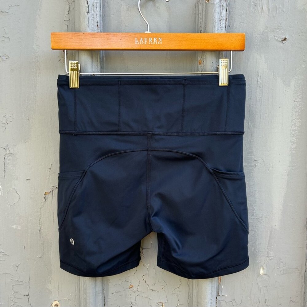 Lululemon Navy Fast and Free Short 6", size 8