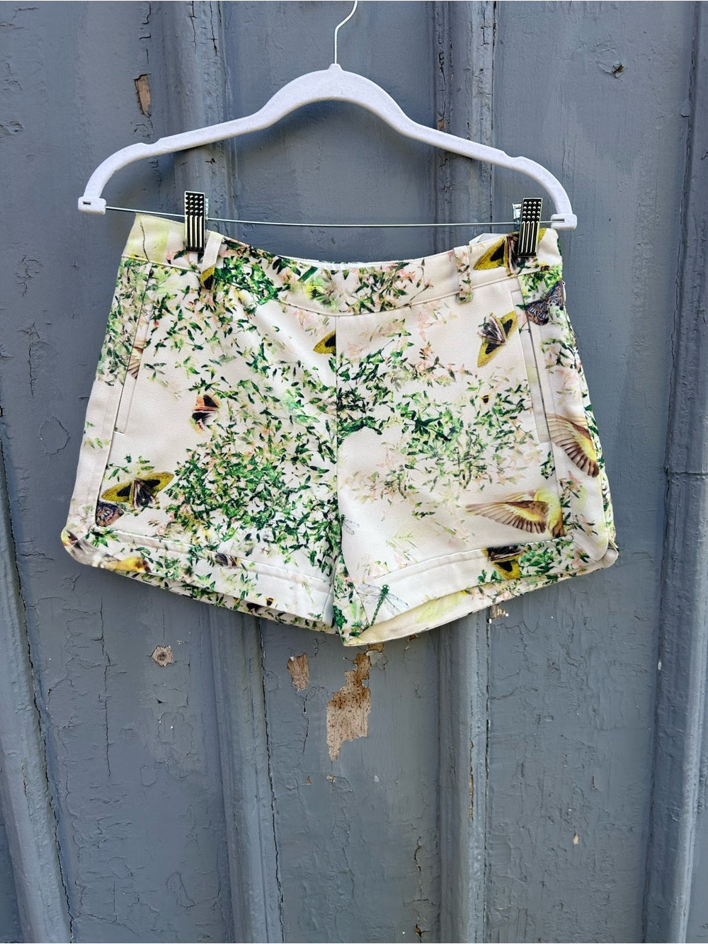 Ted Baker Anora Floral denim shorts, size “1” (Small)