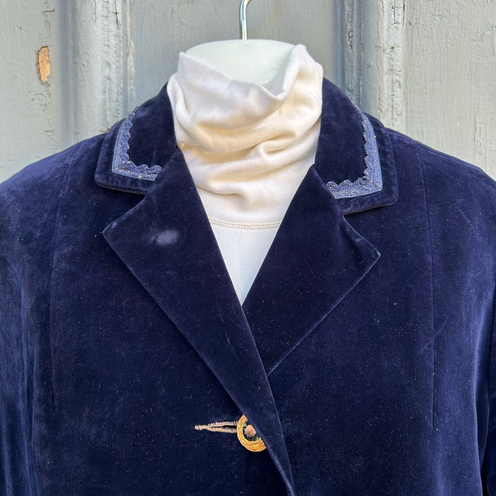 Gorgeous Vintage Blue Velvet Coat, size approx 6