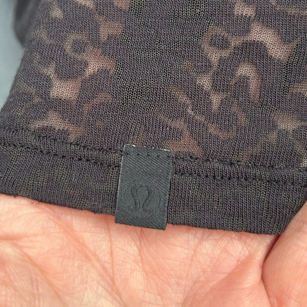 Lululemon Black Loop Around Tee, size M