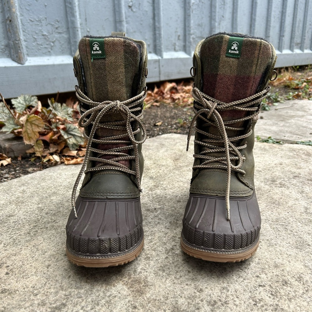 Kamik Green Plaid Sienna 2, size 9