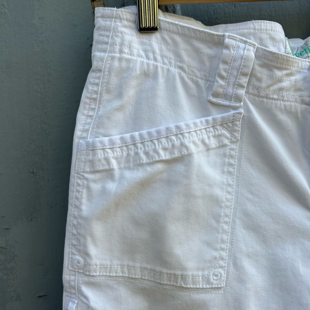 Aventura Temple Lightweight Utility Short, size 4