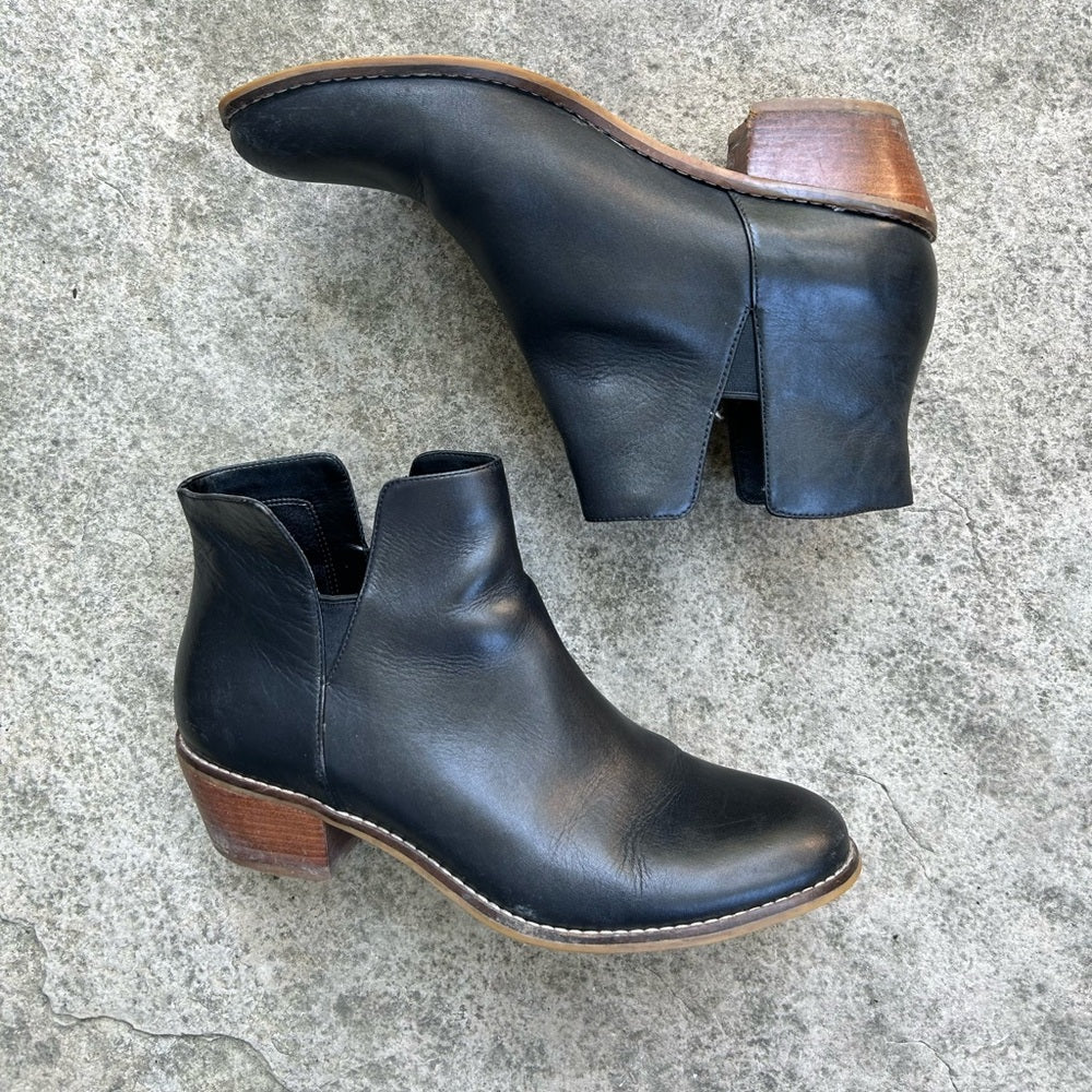 Cole Haan Abbot Ankle Booties, size 8