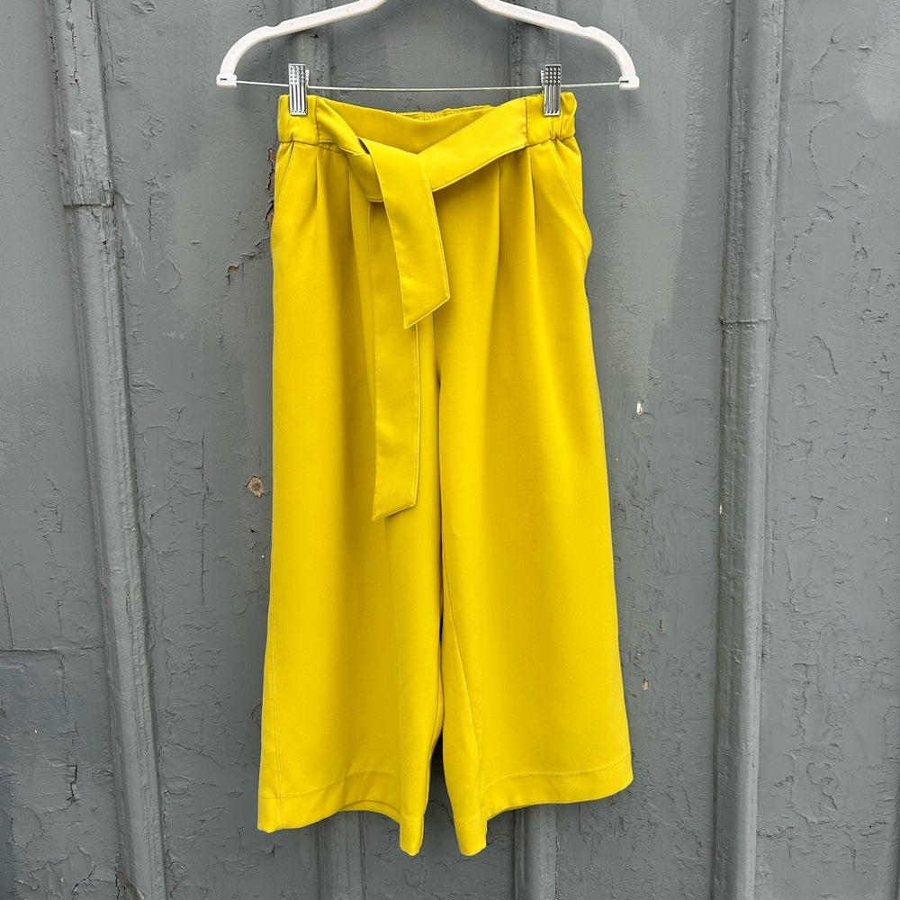 Lululemon Noir Crop, Soleil, size 4