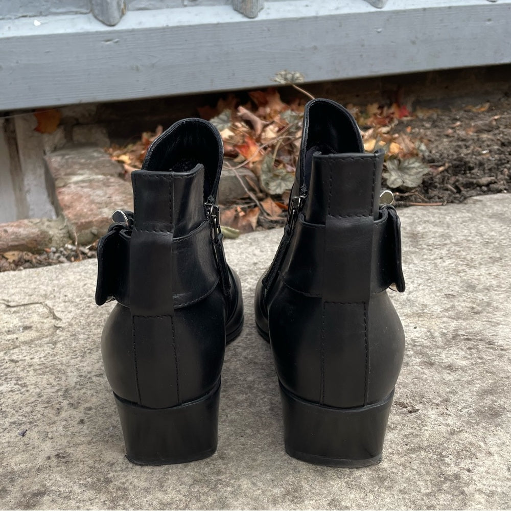 Aquatalia Flambay Black Leather Buckle Ankle Boots, size 8.5