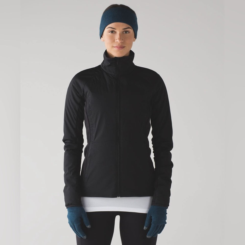 Lululemon Run For Cold Jacket- Black Lightweight Primaloft Jacket size 4