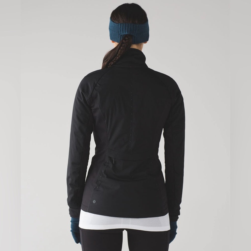 Lululemon Run For Cold Jacket- Black Lightweight Primaloft Jacket size 4
